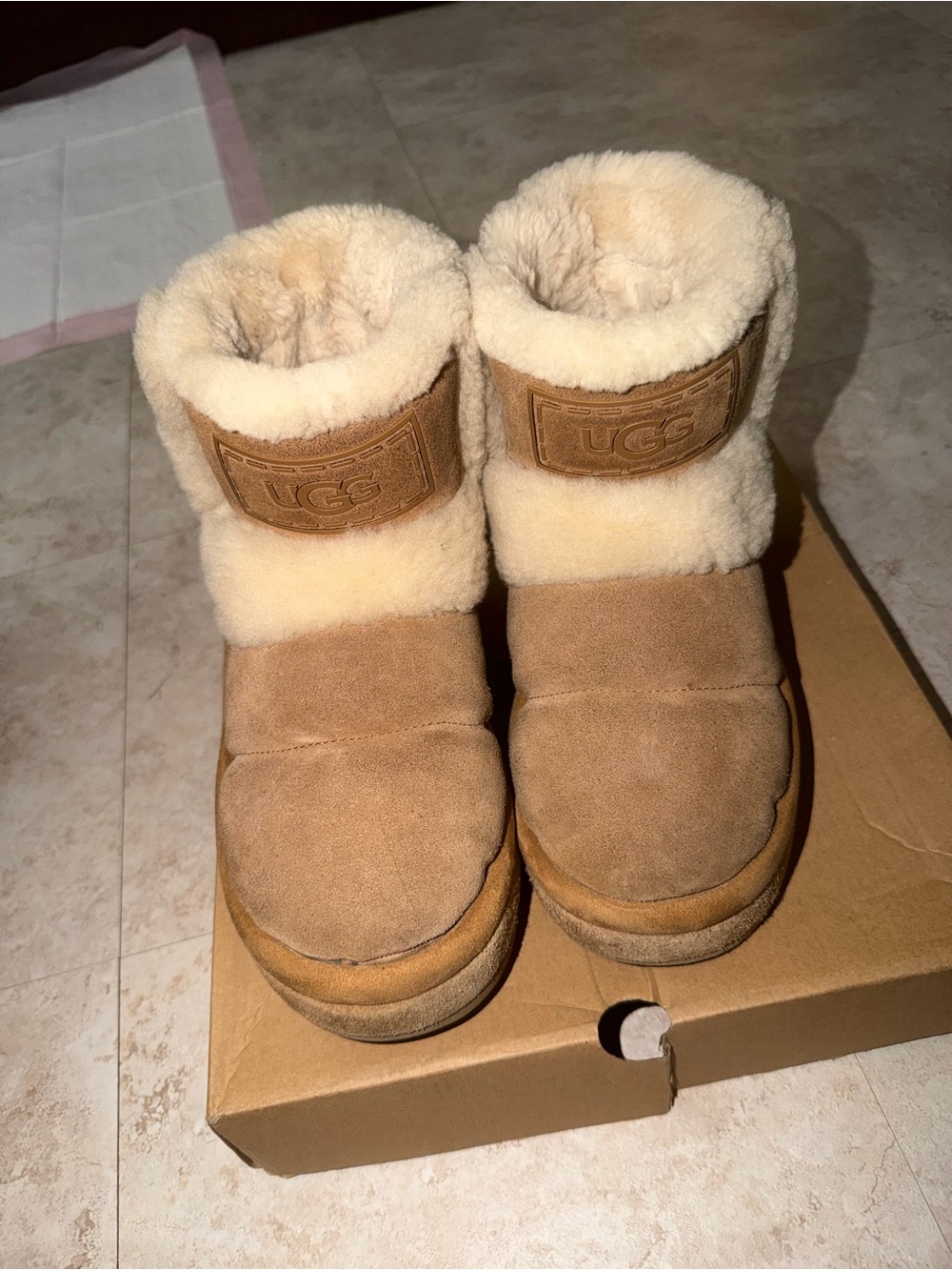 Women’s Classic Chillapeak UGG Size 6